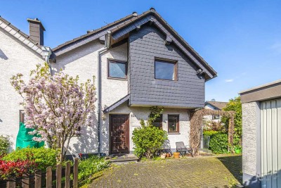 Doppelhaushälfte mit Wohlfühlfaktor - sonniger Garten und Garage inklusive