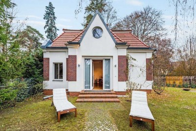 Verfügbar Mitte September - Möblierte Remise in schöner grüner Lage
