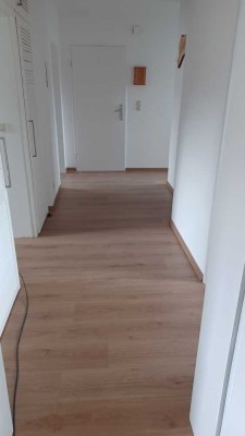 Zweifamilienhaus in ländlicher Umgebung, aber noch Stadtgebiet Freising, ca. 2,5 km zum Stadtzentrum