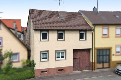 Im Bieterverfahren für Sanierungsprofis: Einfamilienhaus mit großer Scheune und herrlichem Garten