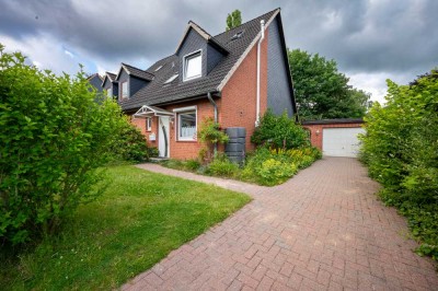 Gepflegte Doppelhaushälfte mit Garten, Garage & Loft in ruhiger Lage von Pinneberg (Quellental)