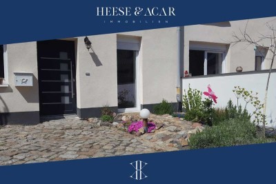 Bezugsfrei: Ruhig im Hof gelegene Maisonette-Wohnung mit Terrasse in gepflegtem 3-Seiten-Hof