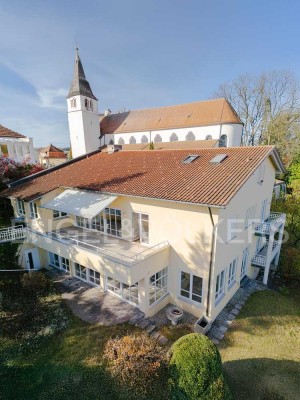 Architektonisches Statement - beeindruckende Raumhöhe und zeitlose Ästhetik