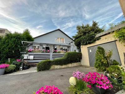 Großzügige helle 3-4 Zimmer DG-Wohnung