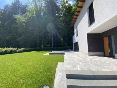 Modernes Traumhaus mit Pool, herrlichen Terrassen, Caports-ERSTBEZUG