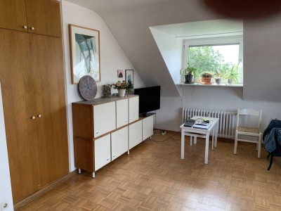 Schöne Dachgeschosswohnung (2.OG) im Herzen von Venn!