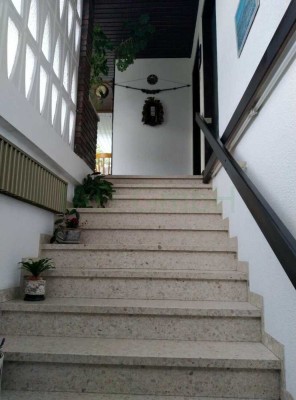Freistehendes Mehrfamilienhaus