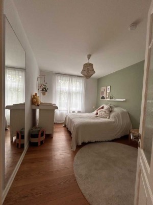 Schöne 2-Zimmer-Altbauwohnung mit Balkon in Eimsbüttel