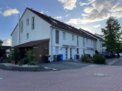 35423 Lich

Modernes, energieeffizientes Reihenmittelhaus mit Garten und Stellplatz in schöner Lag