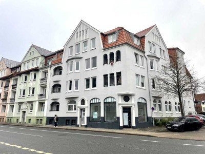 Charmante 3-Zimmer-Altbauwohnung in zentraler Lage der Flensburger Bismarckstraße