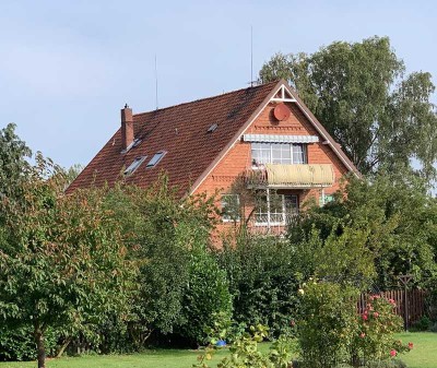 Vier-Zimmerwohnung mit Balkon in Reitstallnähe