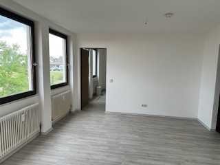 Frisch renovierte 2-Zimmer-Wohnung im Herzen von Postbauer-Heng!