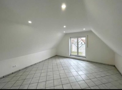 Ansprechende 1,5-Raum-Wohnung in Leutershausen-91578, Haustiere erlaubt,eigener Garten direkt am See