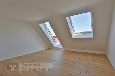 Exklusive 3-Zimmer-Dachgeschosswohnung mit Weitblick - Erstbezug nach Kernsanierung