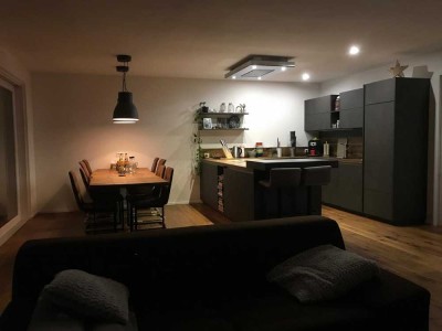 Exklusive, neuwertige 3-Zimmer-Wohnung mit geh. Innenausstattung mit Balkon und EBK