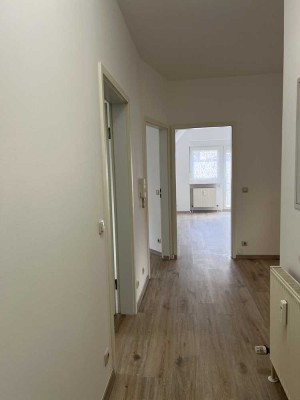 Großzügige, helle, gut geschnitte DG-Wohnung mit tollen Deckenhöhen direkt am Stadtpark zu vermieten