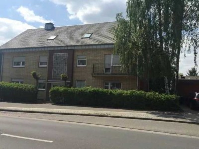 Hübsche, gemütliche 2,5 DG-Wohnung mit Gartenbenutzung von privat (Stellplatzanmietung möglich)