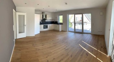 Hell und ruhig, modern und durchdacht. 
Zwei Zimmer mit großem Sonnenbalkon