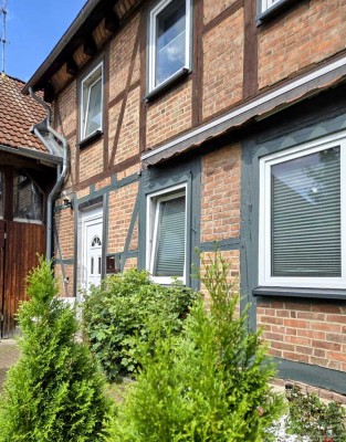 Charmante Maisonette mit Gartenidylle & 7 Zimmern in Braunschweig-Rautheim