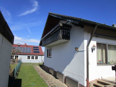 von Privat - schönes freistehendes Haus mit D-Garage auf 684 m² , Wfl. 195 m², Terrasse, 2 Balkone