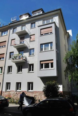 Provisionsfrei! Schöne 3 ZKB im Lindenhof mit Balkonen und EBK