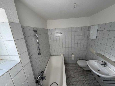 Bezahlbar. Praktisch. Bezugsfrei - 2 Zimmer Wohnung mit Balkon am Hageberg