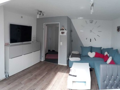 Geschmackvolle 2-Zimmer-DG-Wohnung mit Einbauküche in Ehingen (Donau)