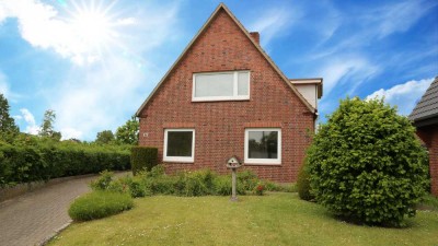 Wohnen und Vermieten – Vielseitiges Dreifamilienhaus mit Garten in Wedel