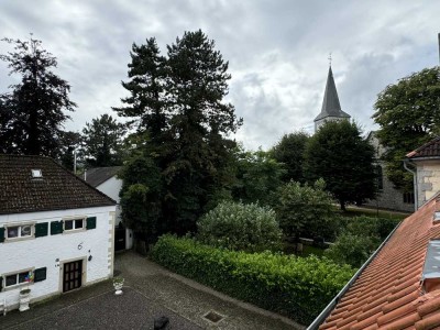 Gemütliche 2-Zi Wohnung mit Gartenteil in idyllischer Lage in der alten Wasserburg Haus Düssel!