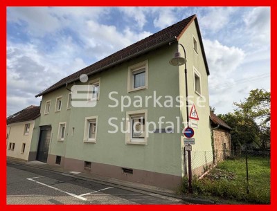 Anschauen lohnt sich! - Interessantes Familienhaus in Ortsrandlage