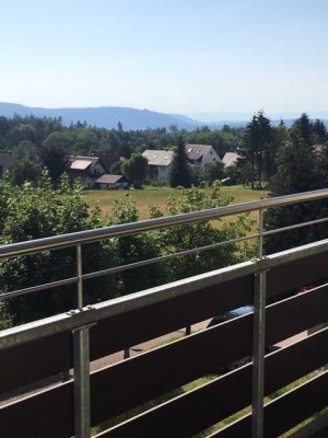 Gepflegte 2-Zimmer-Wohnung mit Balkon im 2. OG in Dobel