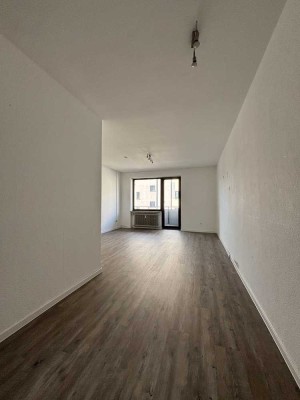 Sanierte 3 Zimmer Wohnung mit Balkon