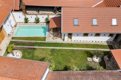 Einmalige Gelegenheit! Renovierter, historischer Vierkanthof -nur 40 Minuten von Wien im Weinviertel