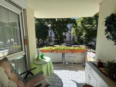 Freigezogene Zwei-Zimmer-Wohnung mit Aufzug, Balkon und TG Stellplatz