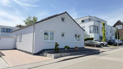 Schönes neues Haus mit Garten und zwei Garagen (altersgerecht angelegt)