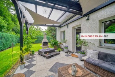 IMMOBERLIN.DE - Fabelhaftes Wohlfühldomizil mit herrlicher Gartenidylle in familiärer Lage