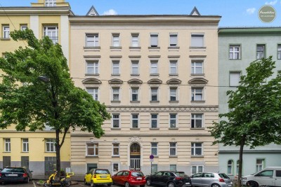 Erstbezug in Bestlage | Altbauwohnung mit Flair, Parkett &amp; Designküche im Klinikviertel