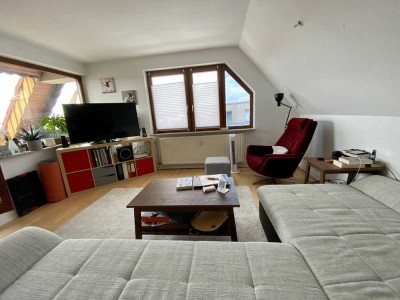 Geschmackvolle, gepflegte 1,5-Zimmer-Wohnung mit Balkon und EBK in Leonberg