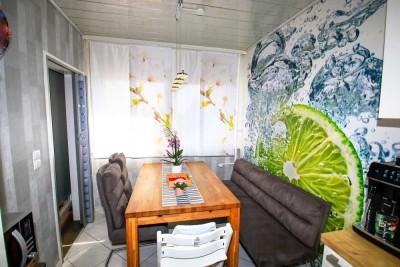 Exklusive 3-Zimmer-Wohnung in der 5. Etage – mit Aufzug, sonnigem Balkon, moderner Einbauküche und k