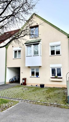 Ihr neues Zuhause in bester Lage: „Haus-im-Haus" mit Charme in Garching!