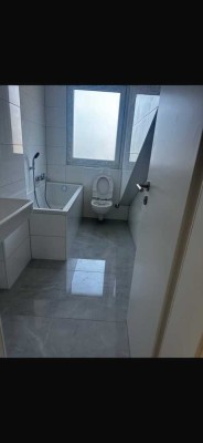 Schöne, sanierte 3-Zimmer-Wohnung mit luxuriöser Innenausstattung in Ratingen