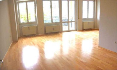 Sonnige 2-Zimmer Wohnung mit Balkon in Taufkirchen