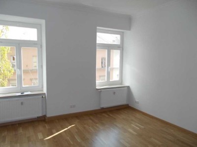 ELVIRA - Nymphenburg - helle 2-Zi.-Jugendstil-Altbauwohnung mit Wohnküche