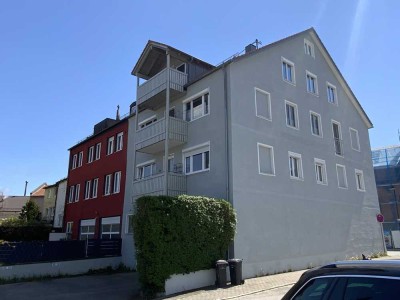 Helle und freundliche 3- Zimmer Dachgeschosswohnung in der Ortsmitte von Haag in Obb.