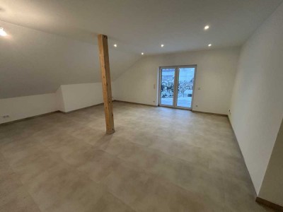 Erstbezug mit Balkon: Freundliche 4-Zimmer-Wohnung mit gehobener Innenausstattung in Rennerod