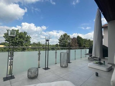 Schöne große Maisonette Wohnung in neu sanierter Stadt-Villa mit Flair und 2 Balkonen!