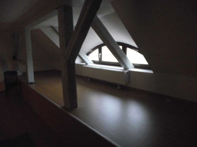 Große zentral gelegene 2-Raum-Wohnung mit Stellplatz