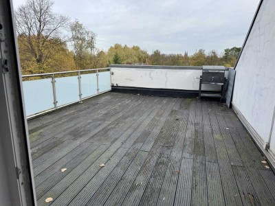 große Wohnung mit Dachterrasse in der 3. Etage