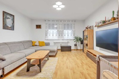 Raumwunder mit Stil – 4-Zimmer mit Balkon im Herzen der Stadt!