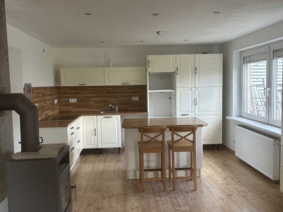 Geräumiges Einfamilienhaus mit 6 Zimmern und Garage in Teuschnitz